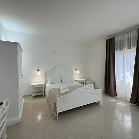 White Salento 3*