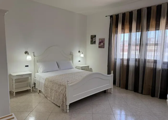 Alojamento de Acomodação e Pequeno-almoço White Salento 3*