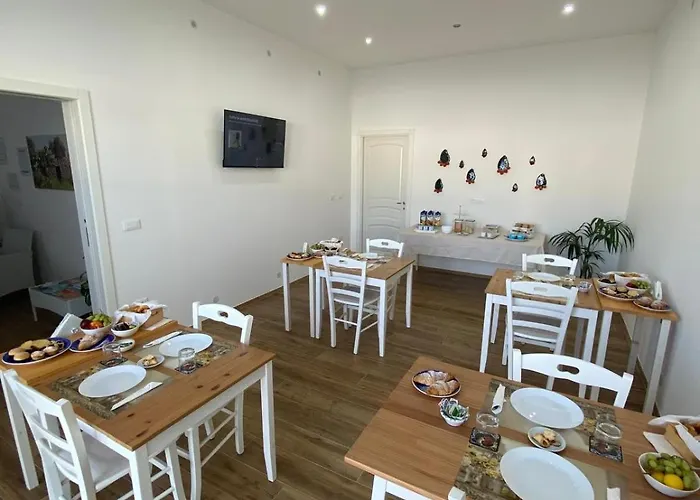 Alojamento de Acomodação e Pequeno-almoço White Salento 3*